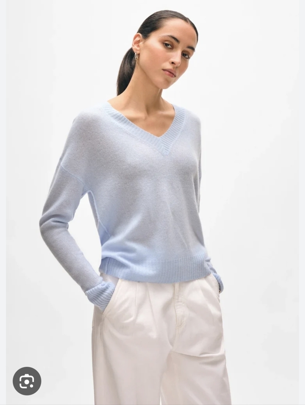 White - Warren Cashmere Sweater Size Pale Blue V-Neck